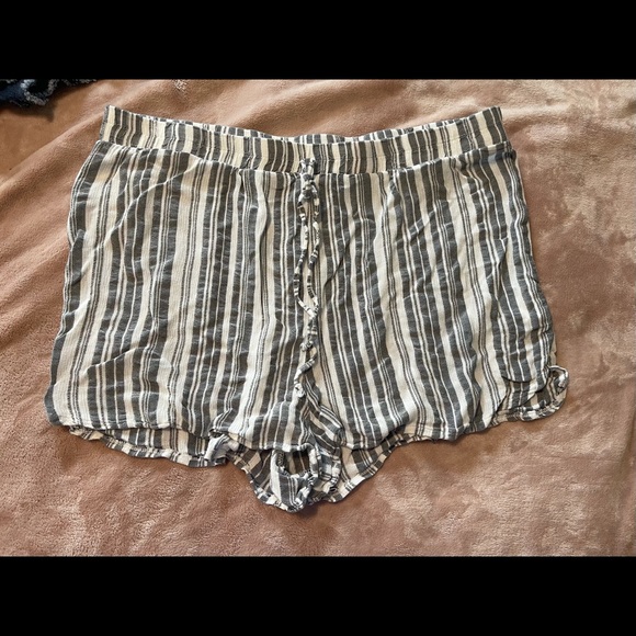 Linen Blend Shorts - Picture 1 of 3